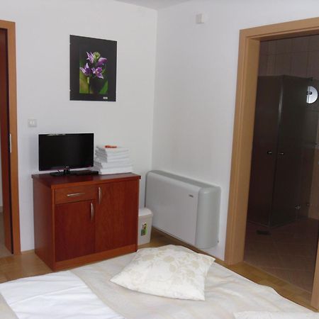 Hotel Gostilna In Prenocisce Kocjan Bizeljsko Zimmer foto